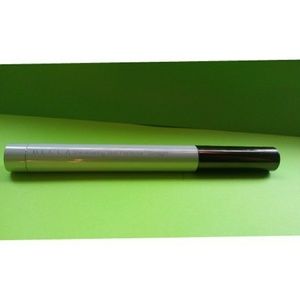 BECCA shimmering skin perfector slimlight